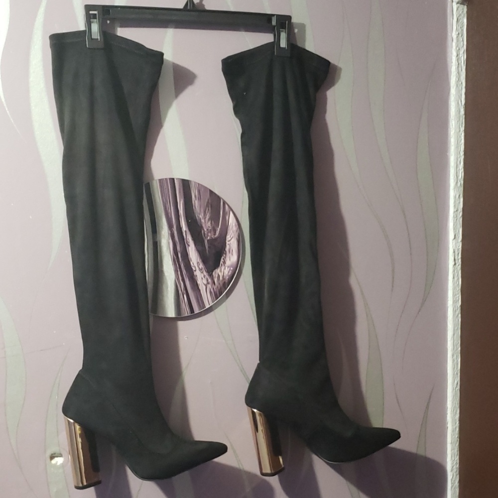Black str suede knee high Fashion boots